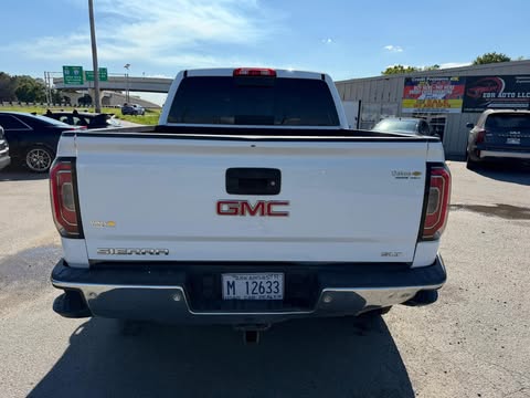 2018 GMC Sierra SLT - Image 11