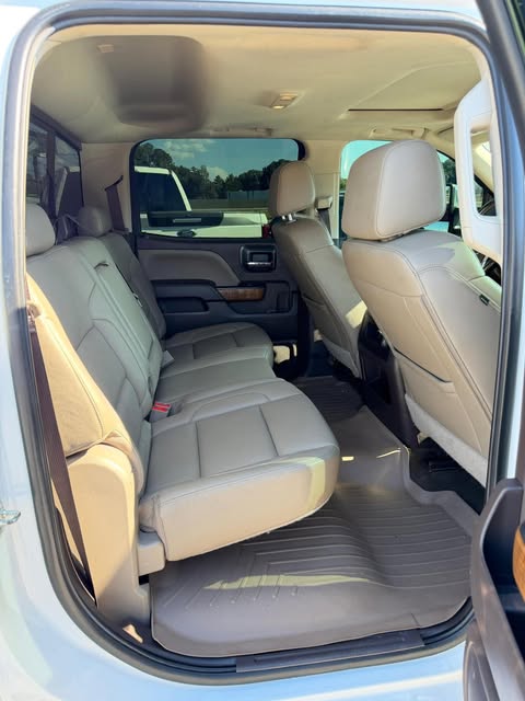 2018 GMC Sierra SLT - Image 2