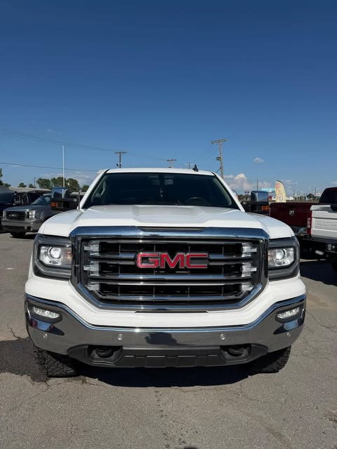 2018 GMC Sierra SLT - Image 9